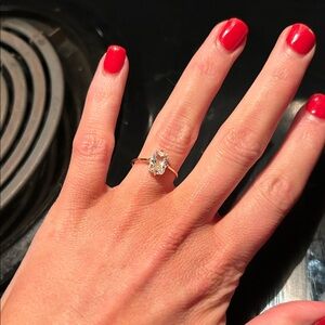 Elegant Gold Solitaire Ring